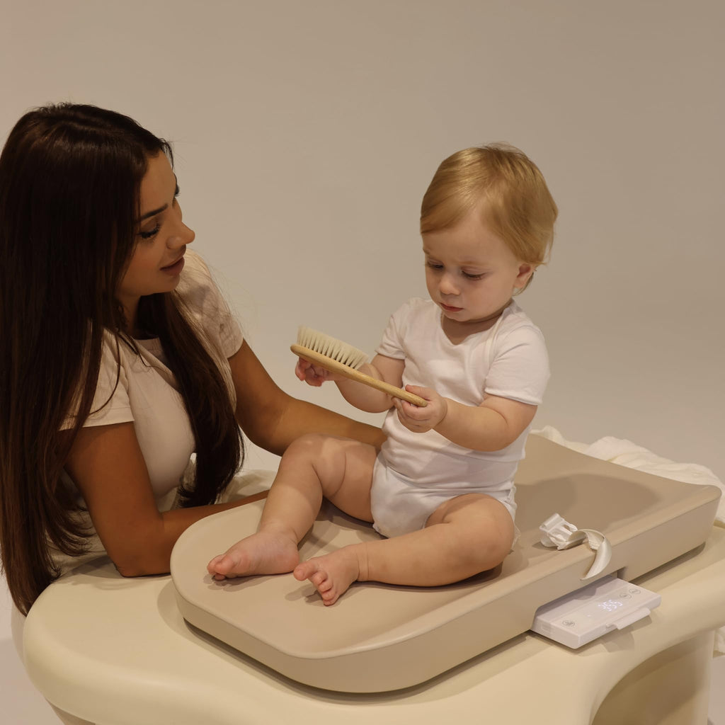 2-in-1 Baby Changing Pad with Scale K892