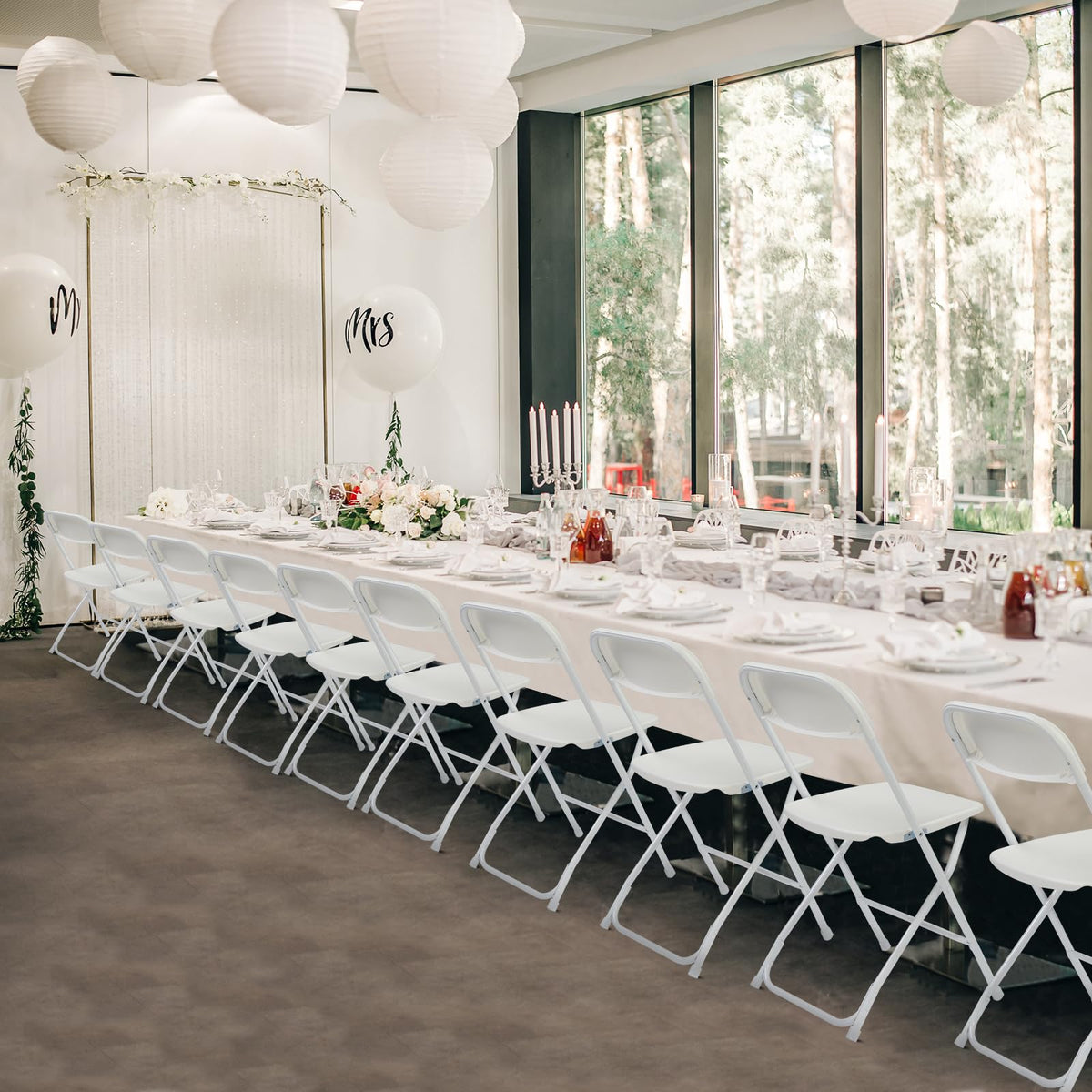 10 Pack White Plastic Folding Chairs with Steel Frame G46357