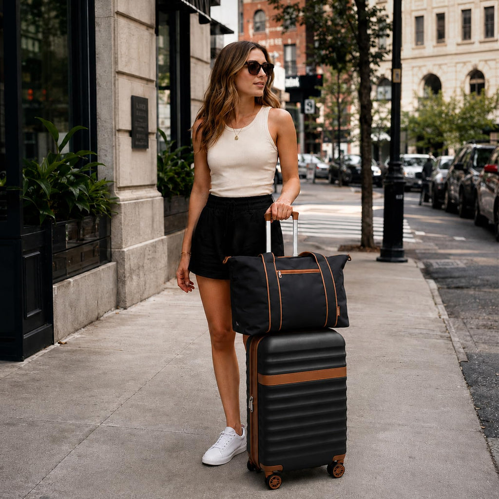 Black 20in Expandable Hardshell Carry-On P23212